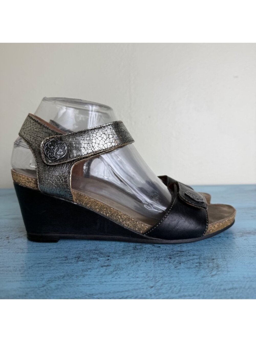 Taos Black & Silver/Gray Leather Wedge Sandals Sz 38